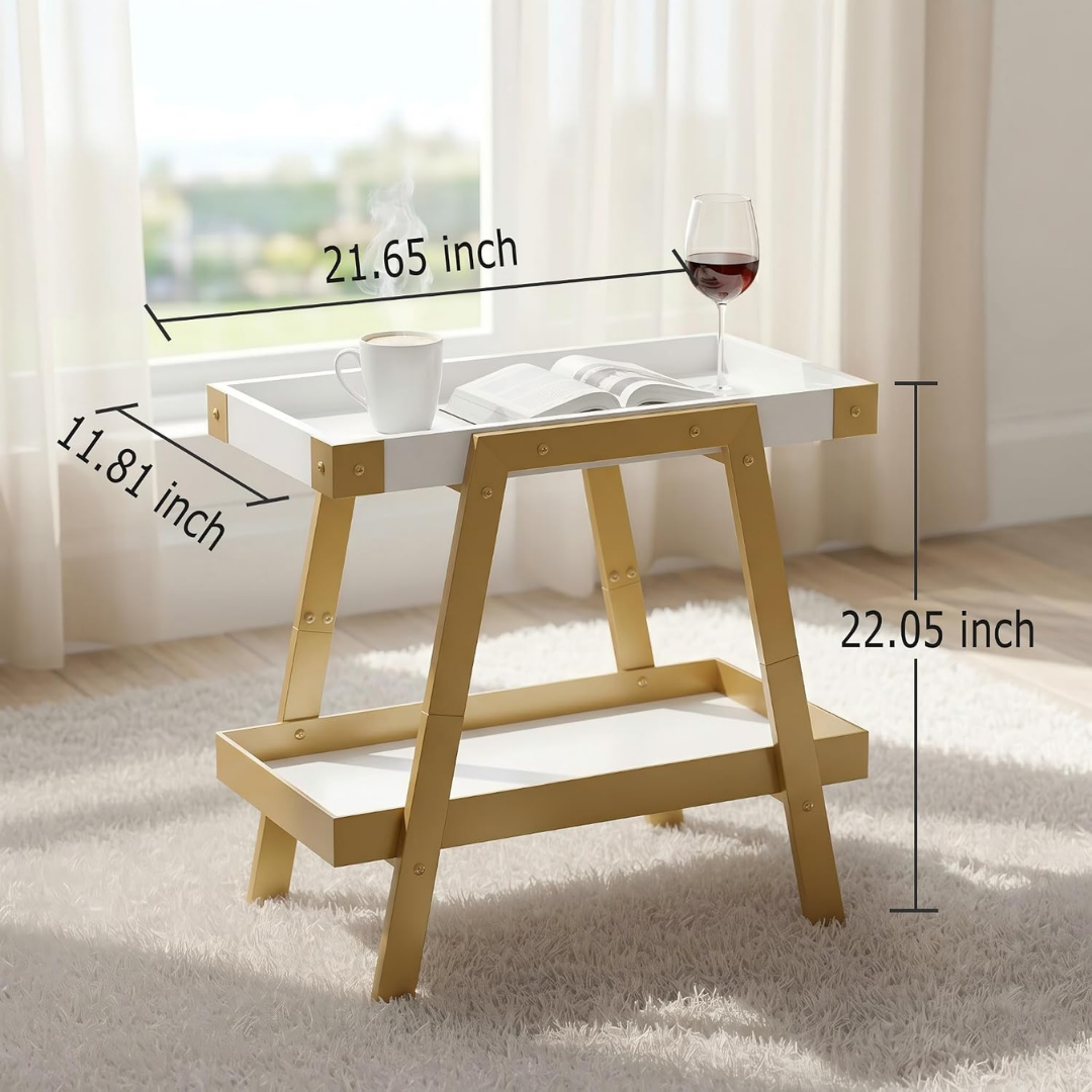 Freja – Elegant sidobord i guld och vitt med dubbla hyllplan