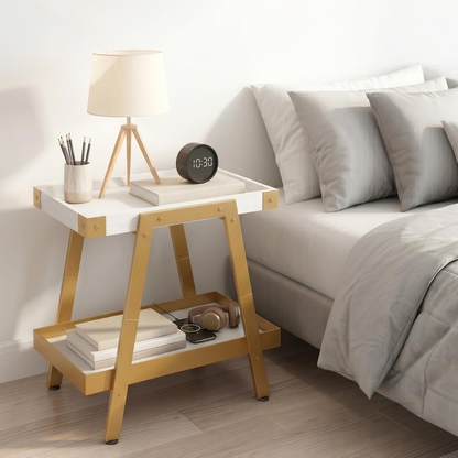 Freja – Elegant sidobord i guld och vitt med dubbla hyllplan